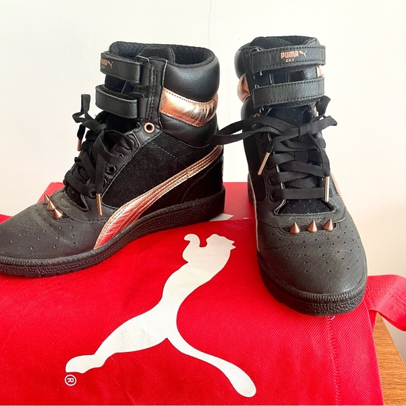 Puma Womens Sport Lifestyle Hidden Wedge Sneaker with Gold Spikes Black and Gold - Picture 9 of 12